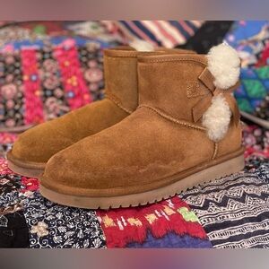 Nice Koolaburra by UGG Short Sheepskin Boots Sz 8